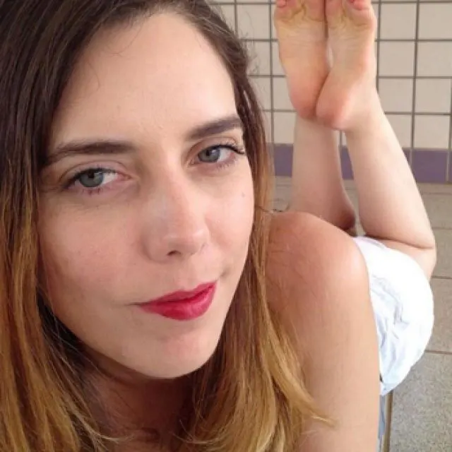 VerlegenDonna image 0